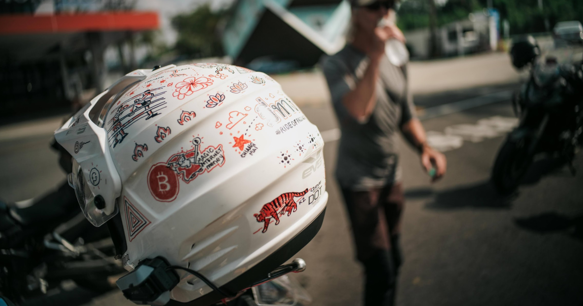 customizing-helmet